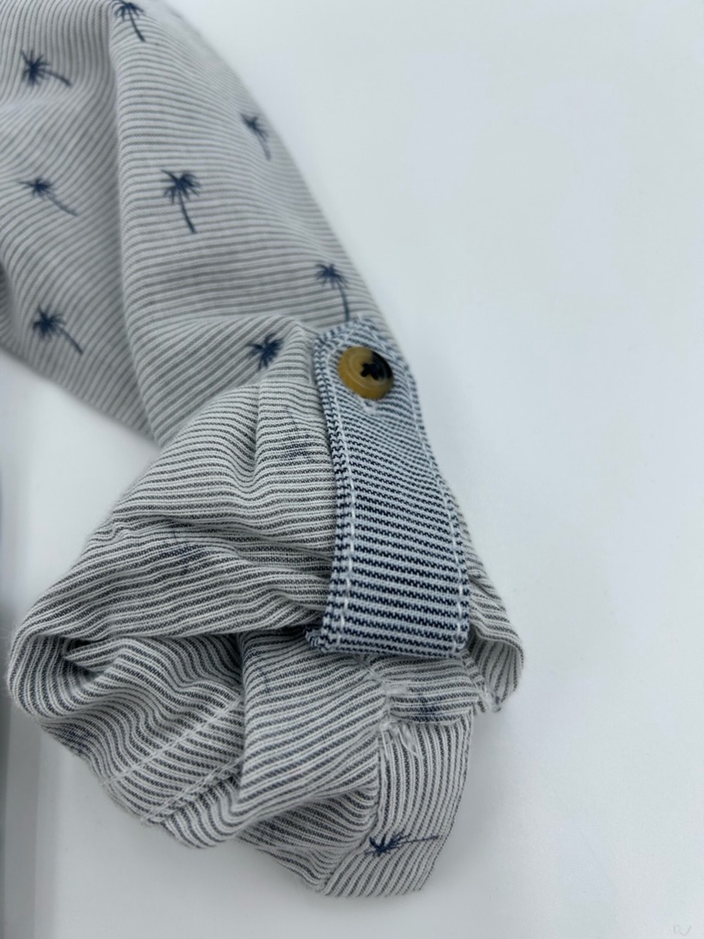 Tommy Bahama Kids Blue Palm-Print Button-Down Shirt 4T NWT - Picture 2 of 9